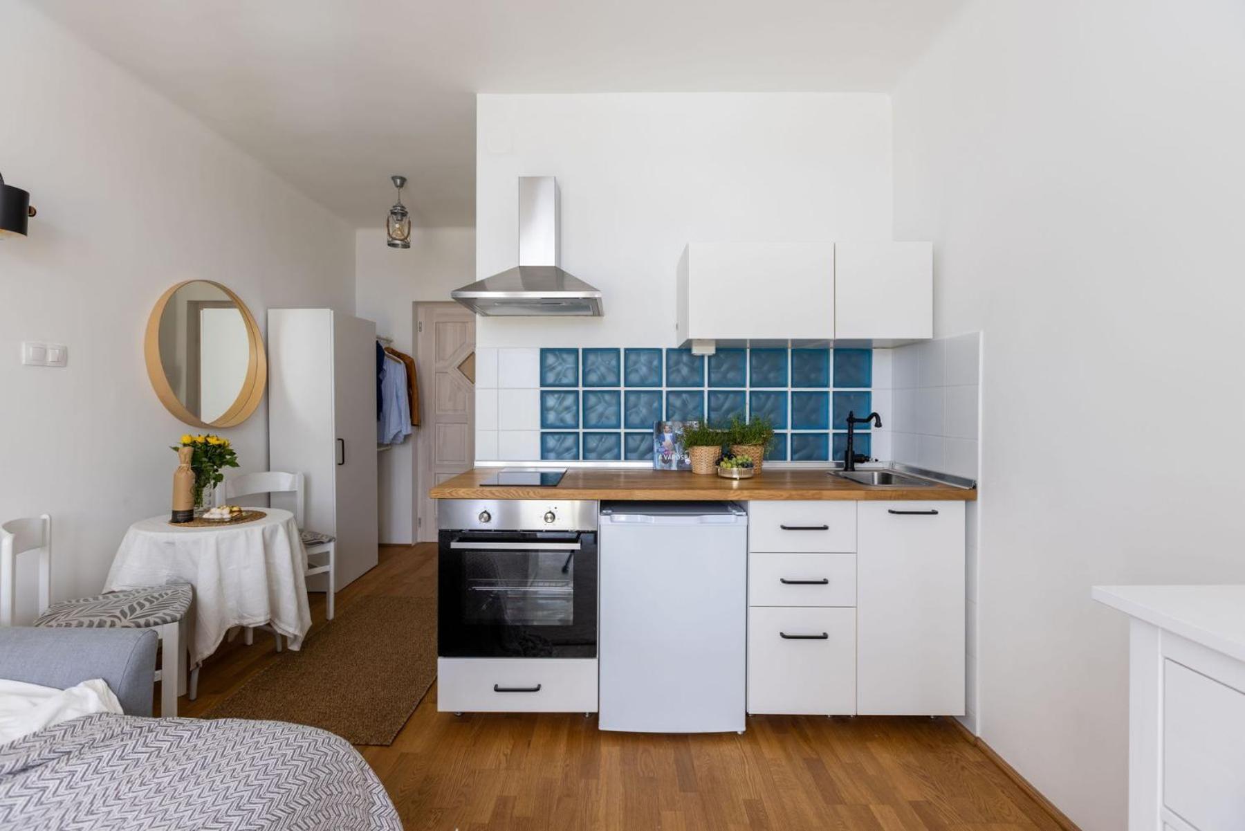 Cozy, Modern With Balcony In Buda Budapest